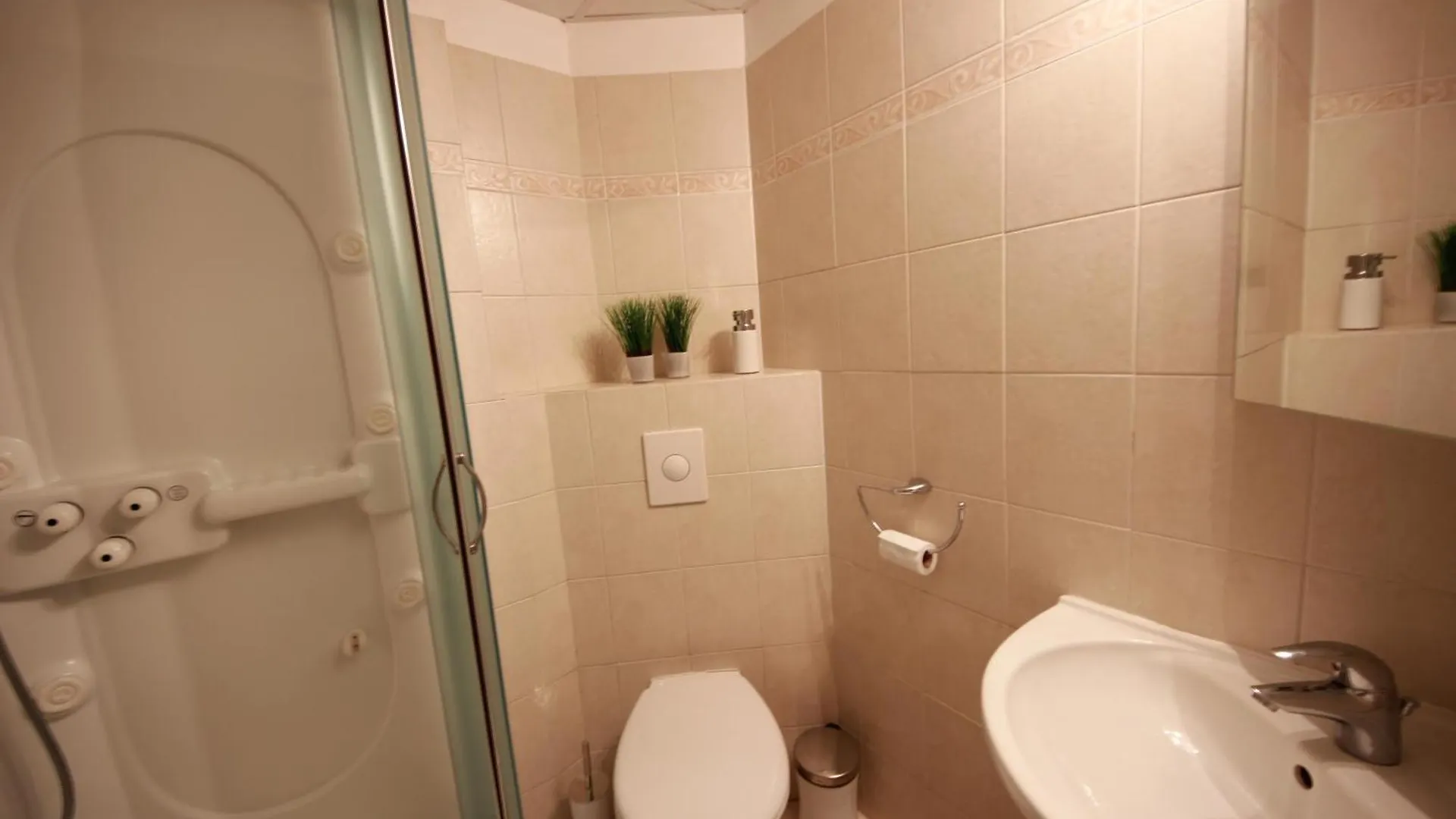 2 Room Cannesvacationrental By Americanvacationliving France