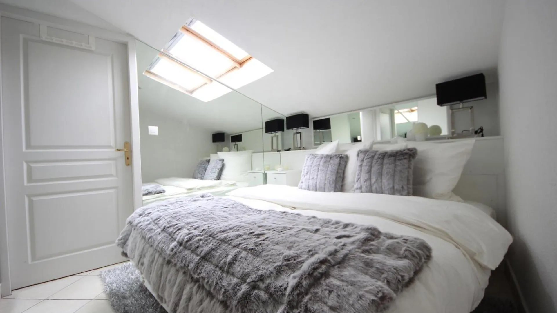 2 Room Cannesvacationrental By Americanvacationliving France