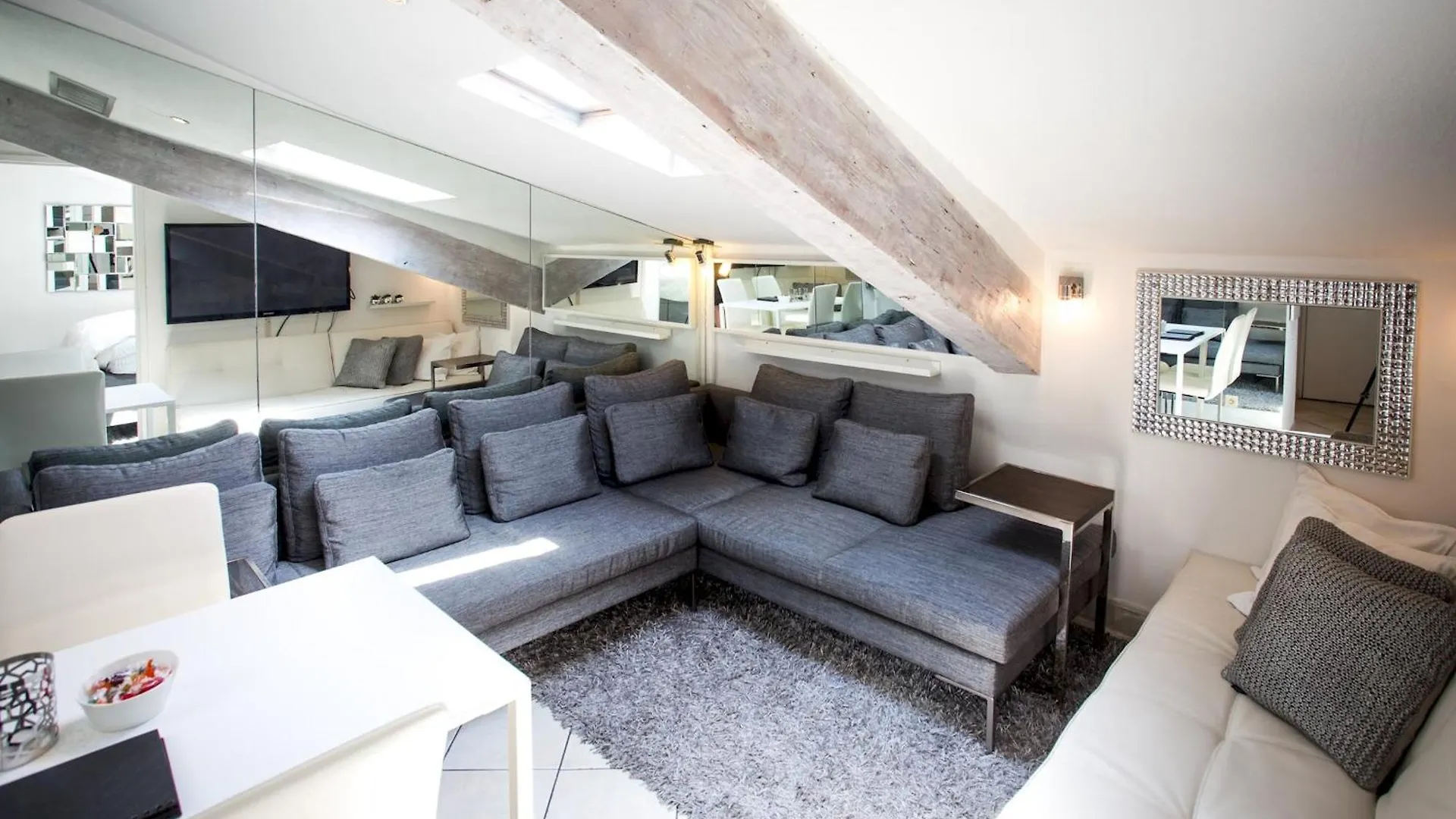 2 Room Cannesvacationrental By Americanvacationliving Holiday home