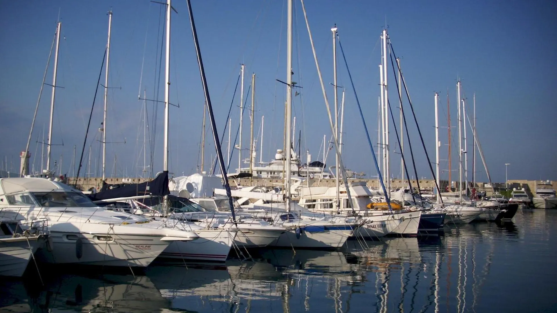 2 Room Cannesvacationrental By Americanvacationliving Holiday home Cannes